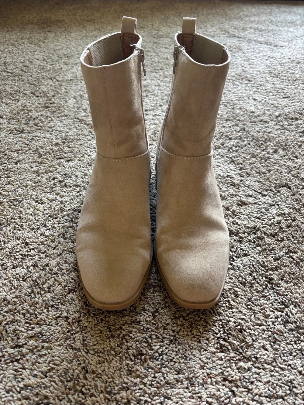 Universal Thread boots size 9